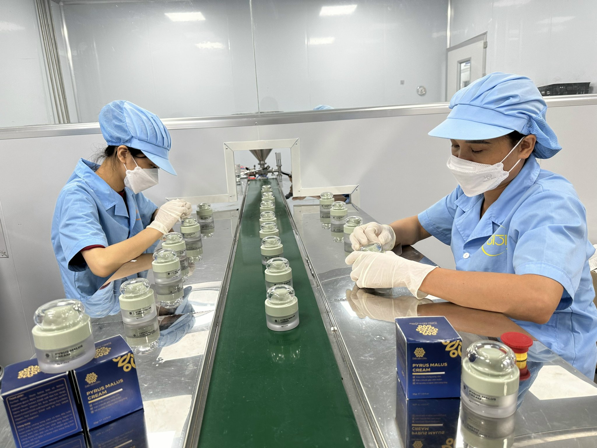 Nhận gia công mỹ phẩm thiên nhiên – xu hướng sạch cho thương hiệu Việt